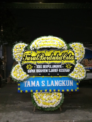 Papan Bunga Duka di Gandrung