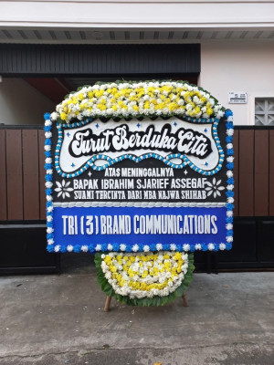 Papan Bunga Duka di Gandrung